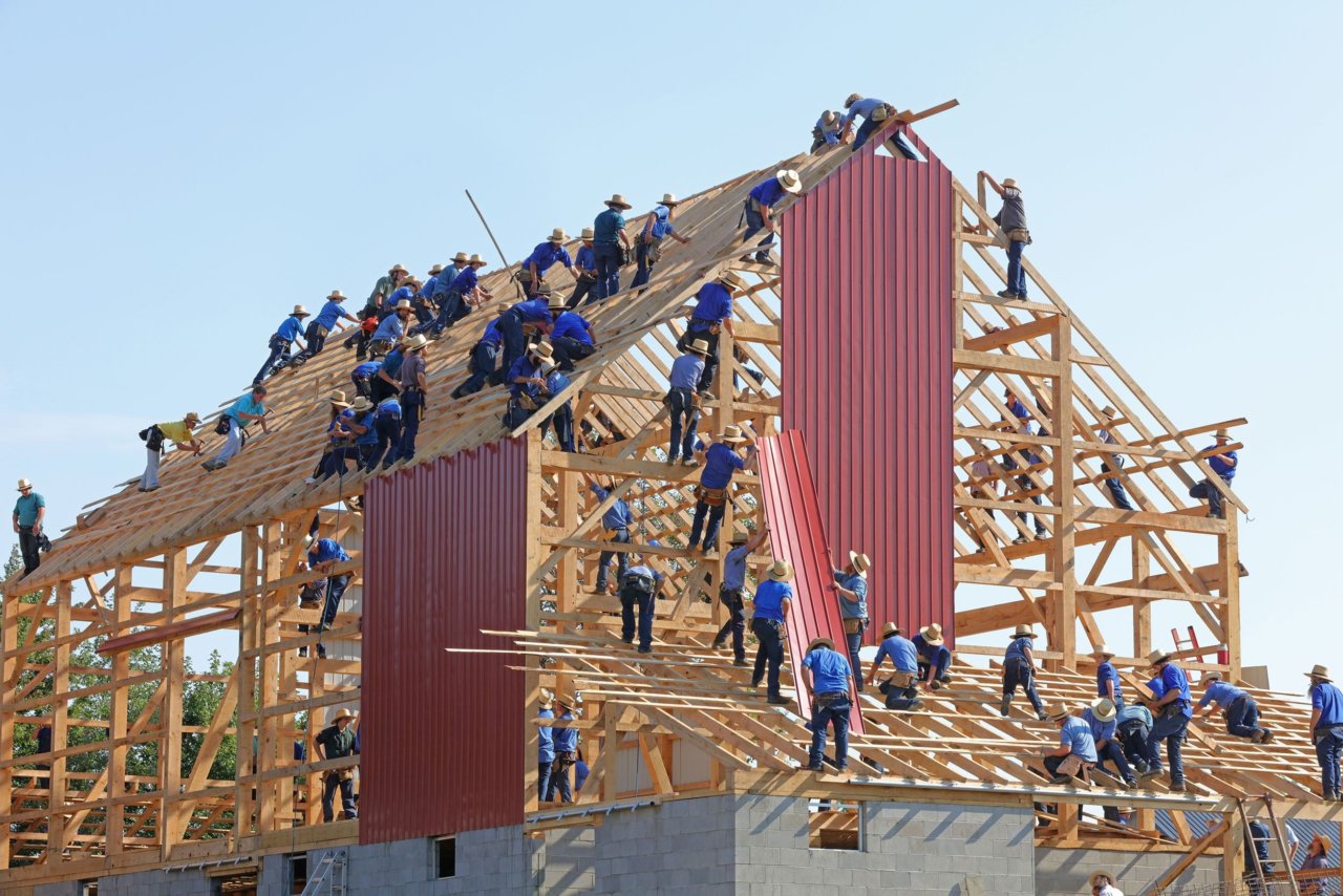 Work men building a house